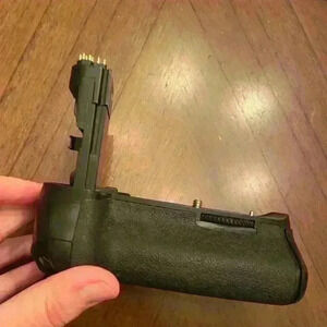 Flashpoint Professional Battery Camera Grip for the Canon 60D